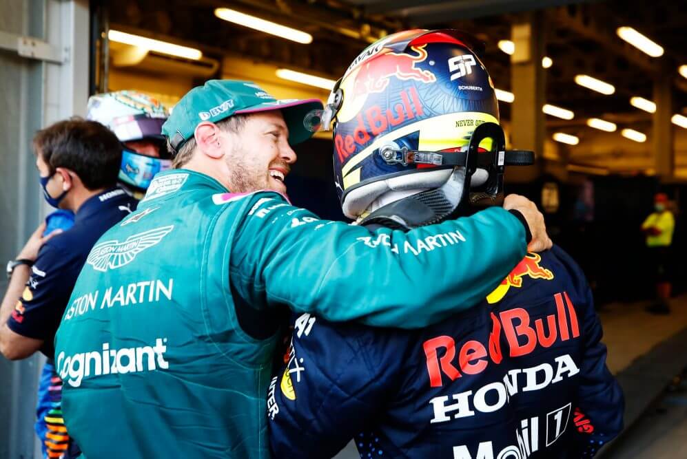 Pérez se merece un coche ganador como el que tiene en Red Bull: Sebastian Vettel Pérez se merece un coche ganador como el que tiene en Red Bull: Sebastian Vettel