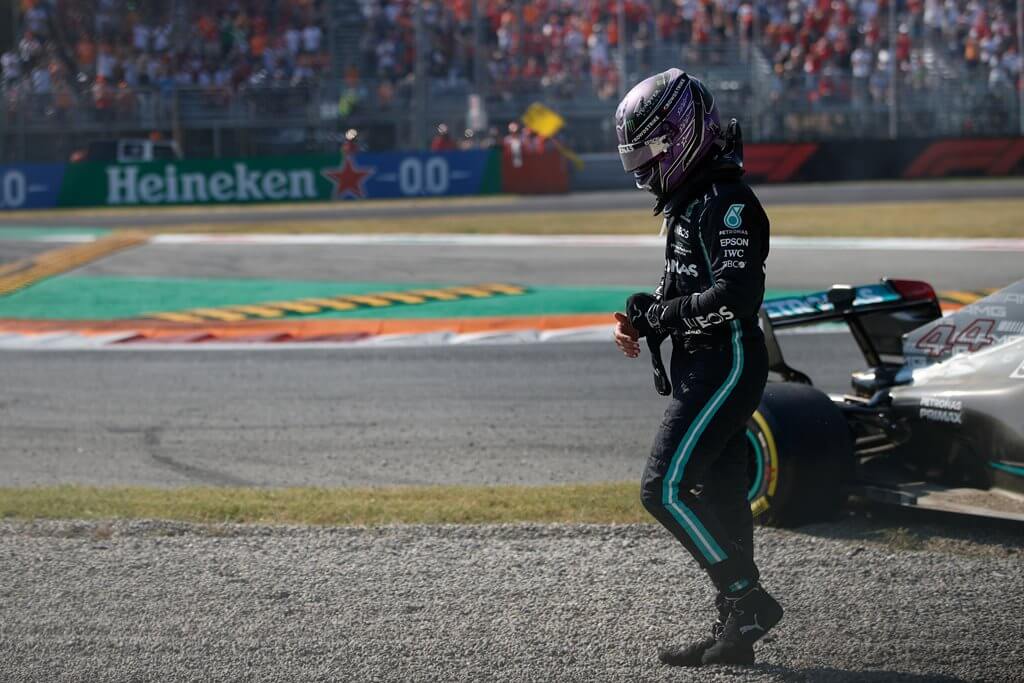 Lewis Hamilton sobre el incidente con Verstappen: “Le dejé espacio por fuera, él sabía lo que iba a pasar”