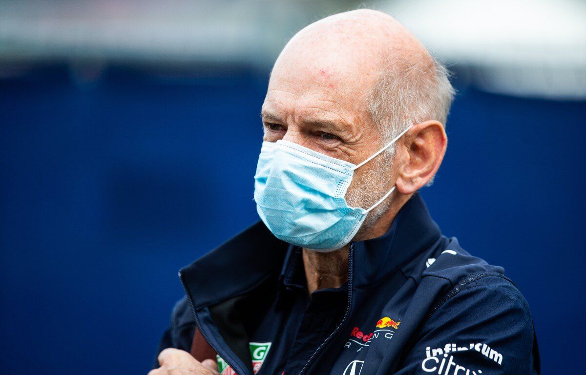 Adrian Newey admite que nada está escrito en el campeonato: “Ha sido un año muy parejo, todo puede cambiar”