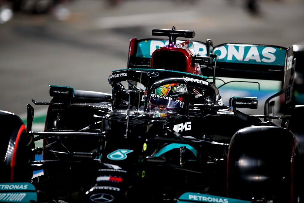 Lewis Hamilton: “Aún quedan dos carreras, hay que seguir apretando” Lewis Hamilton: “Aún quedan dos carreras, hay que seguir apretando”