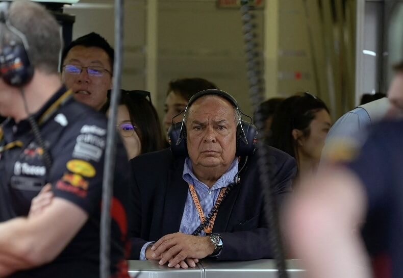 Jacques Villeneuve: “No creo que el papá de Pérez deba involucrarse en temas del equipo”