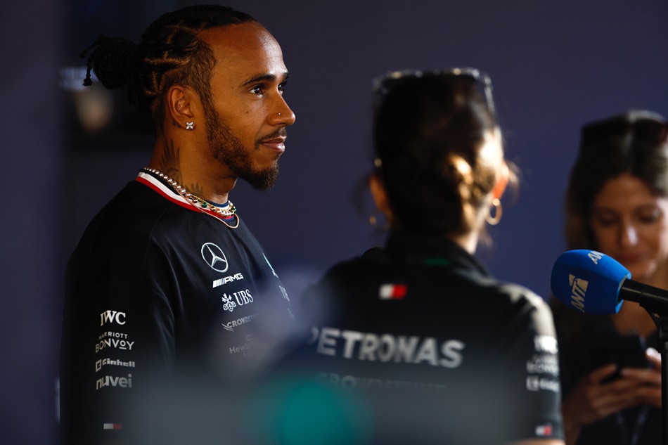 Lewis Hamilton: “Tenemos que ir en la dirección de Red Bull”