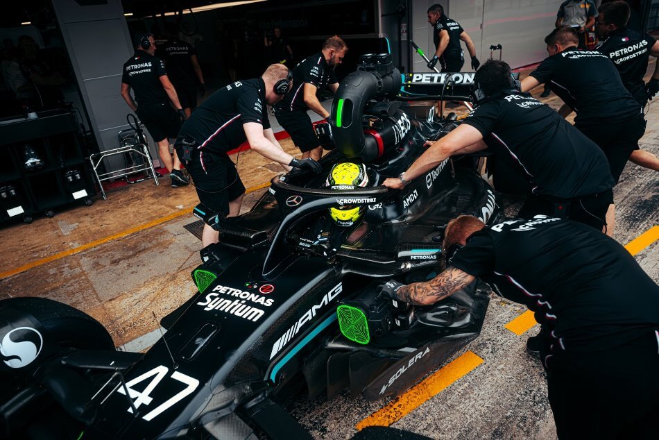 Mick Schumacher se estrenó con el Mercedes W14