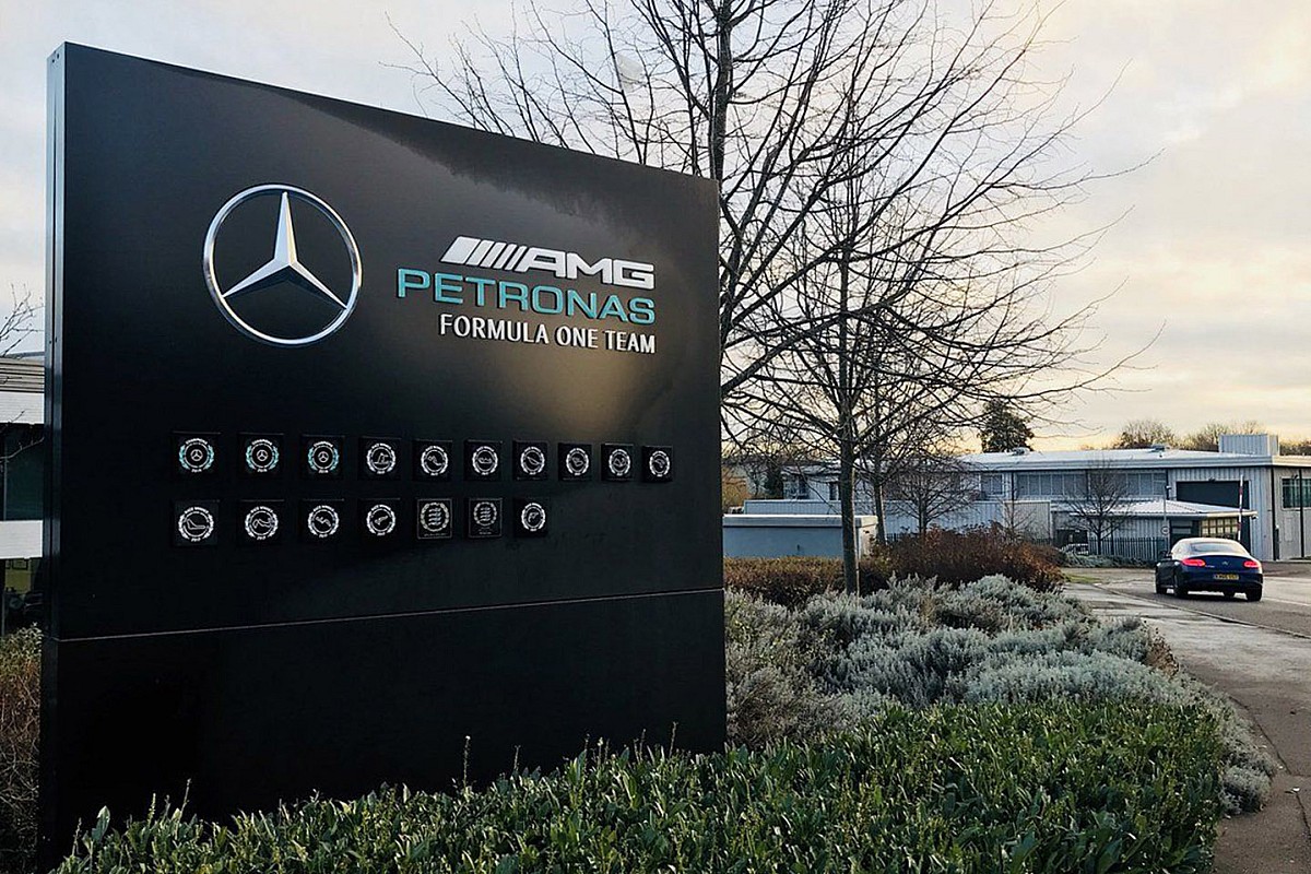 Mercedes golpea a Ferrari: Resta y Sampò se suman a Brackley