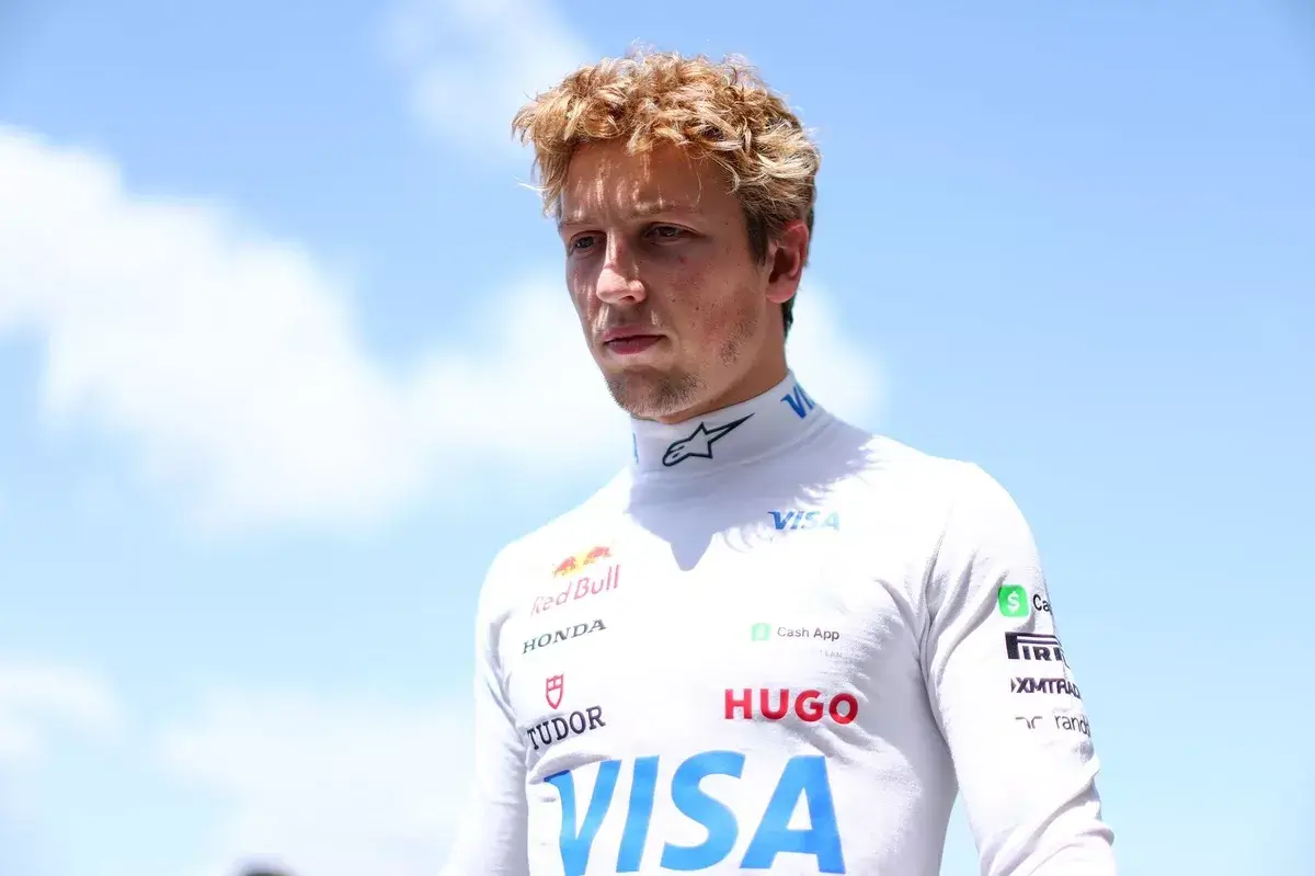 Lawson, sorprendido pero resiliente, regresa a Racing Bulls tras breve paso por Red Bull