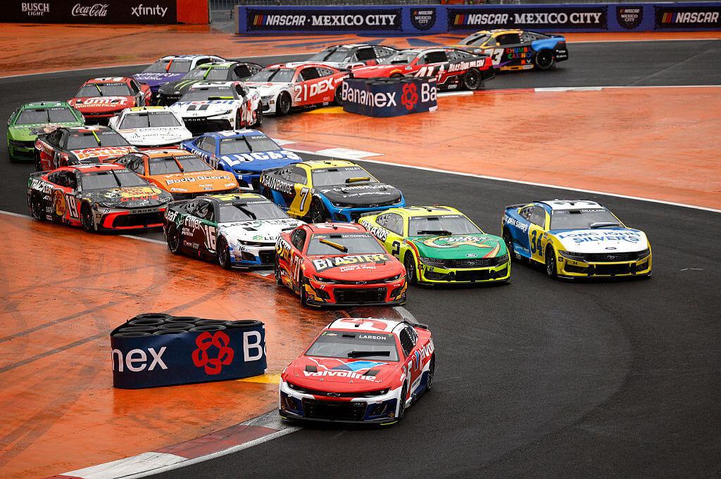 Spire Motorsports sanciona a Carson Hocevar por comentarios despectivos sobre México